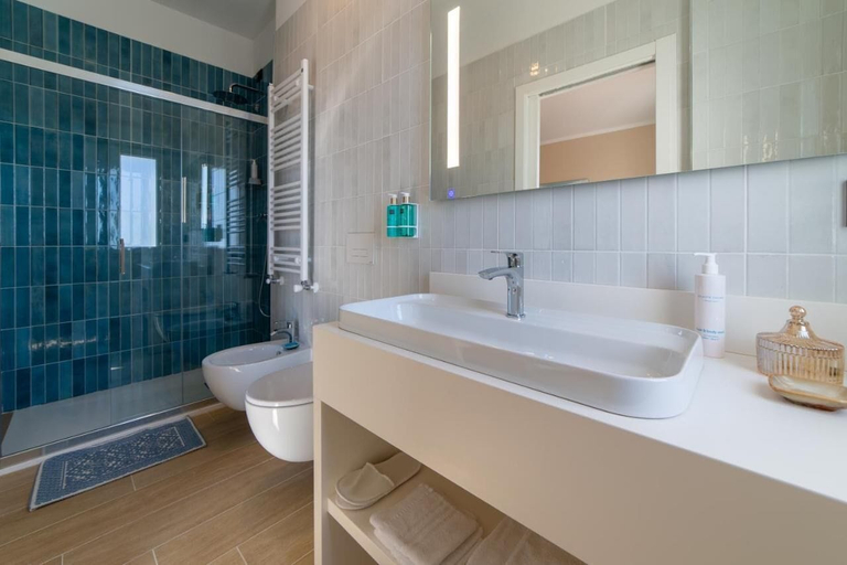 Bathroom 5, Hotel Sporting, Chieti