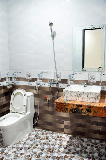 Bathroom, Minh Lâm Hotel, Pleiku