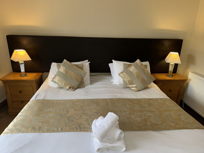 Bedroom 2, The Cambrian, Blaenau Gwent