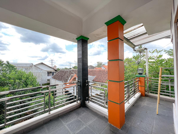 Exterior & Views 14