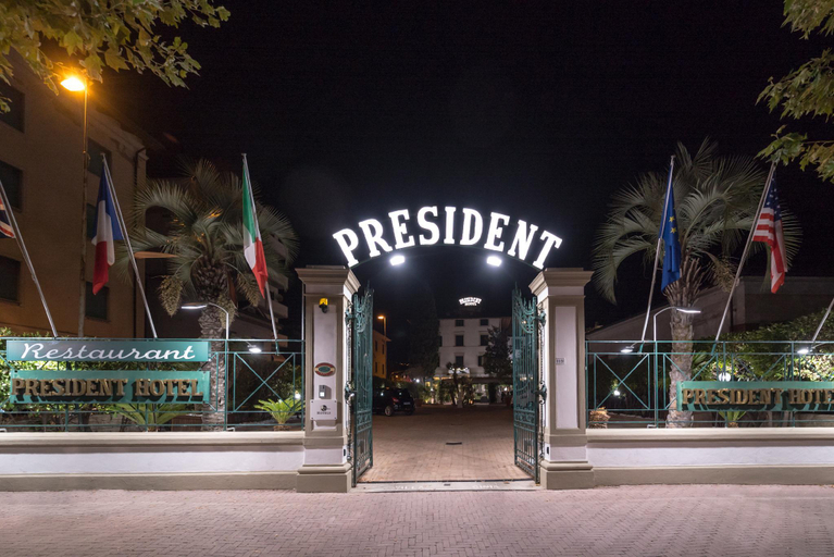 Others 4, President Hotel, Pistoia