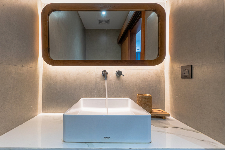 Bathroom 22