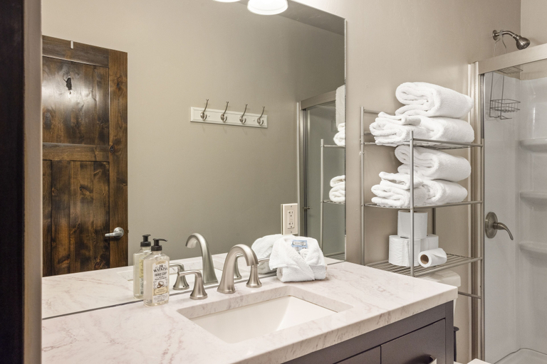 Bathroom 3, The Yellowstone Hideaway Unit A, Gallatin