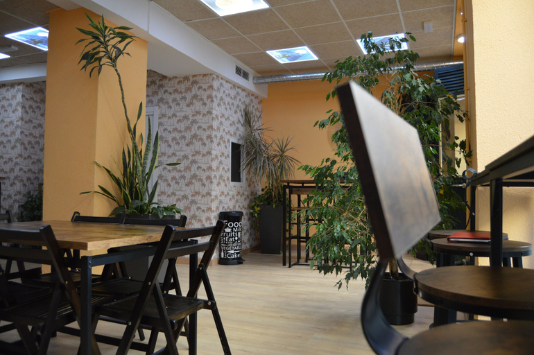 Food & Drinks 5, DEBOD HOSTEL, Madrid