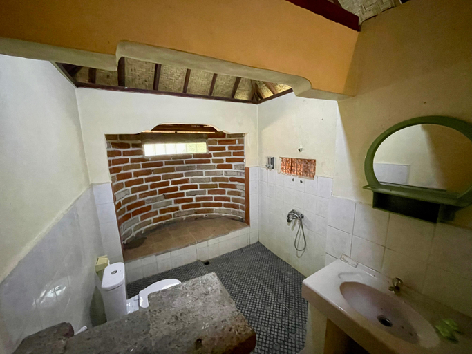 Bathroom 3, The Sangkih Villa Restaurant & Bar, Buleleng