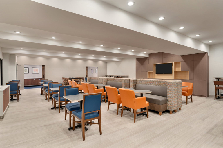Food & Drinks 3, Holiday Inn Express JAMAICA - JFK AIRTRAIN - NYC, New York