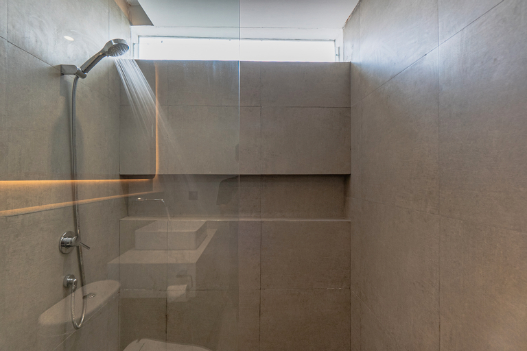Bathroom 15