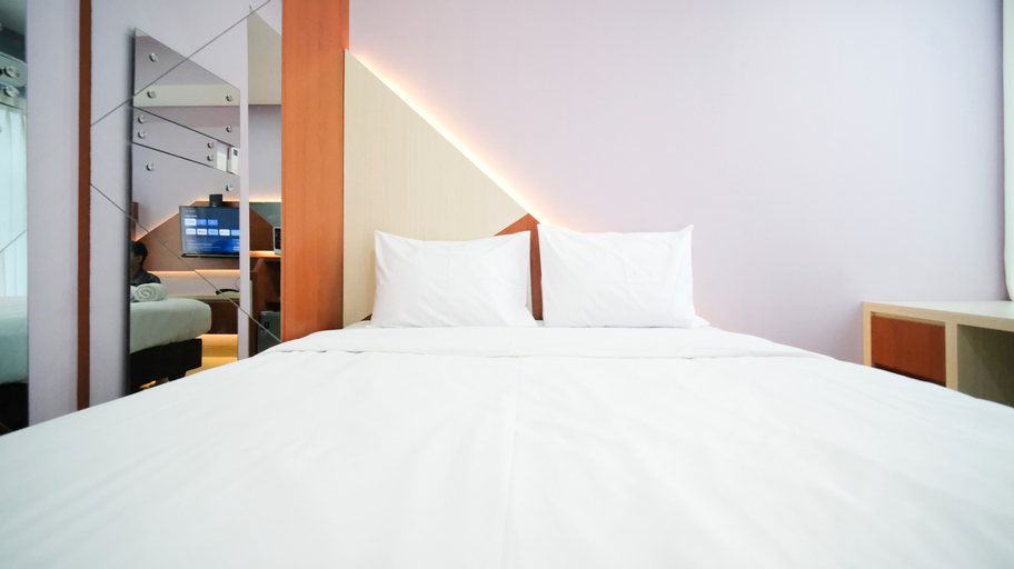 Bedroom 3, Cozy Living Studio No Kitchen at Tamansari Papilio Apartment By Travelio, Surabaya