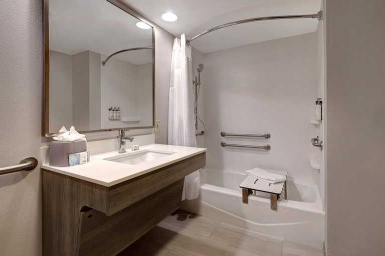 Bathroom 19