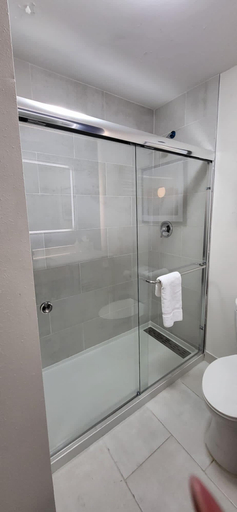 Bathroom 4, La Quinta Inn & Suites by Wyndham Myrtle Beach, Horry