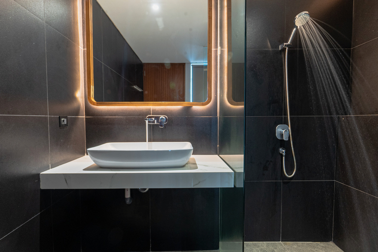 Bathroom 12