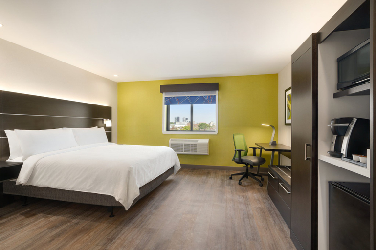 Bedroom 4, Holiday Inn Express JAMAICA - JFK AIRTRAIN - NYC, New York