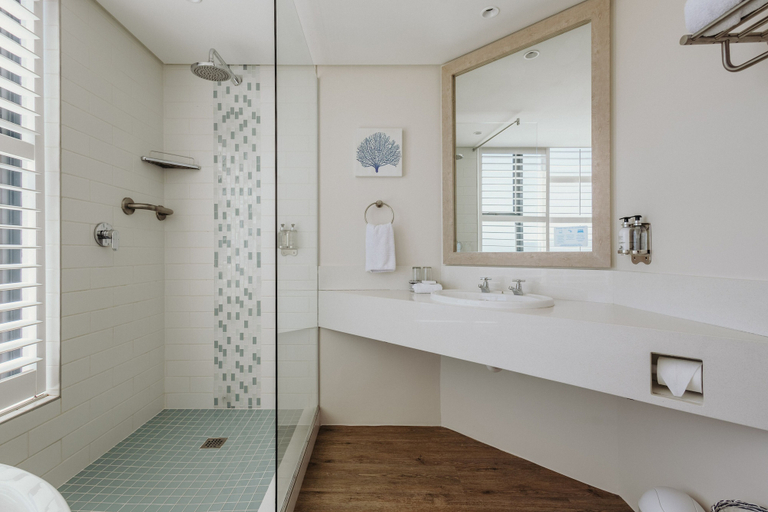 Bathroom 4, Bayview Hotel, Eden