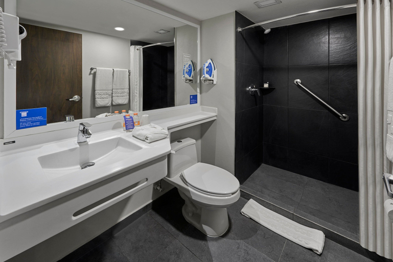 Bathroom 5, City Express by Marriott Queretaro, Querétaro