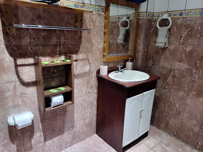 Bathroom 5, Natural Pacific Suites, Aguirre