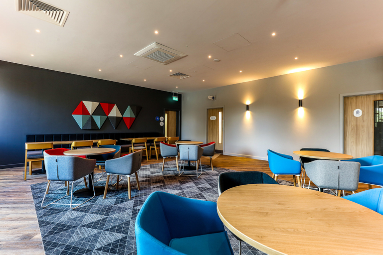 Food & Drinks 2, Holiday Inn Express BICESTER by IHG, Oxfordshire