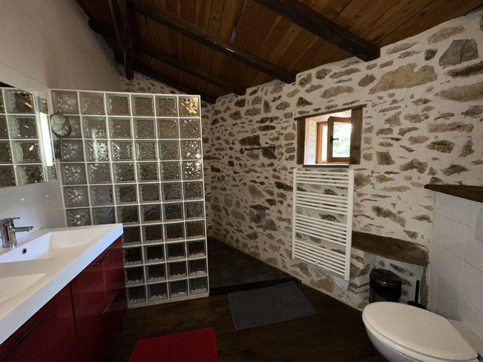 Bathroom 5, Domaine de Brise Bois - Chambres & Gîtes, Charente