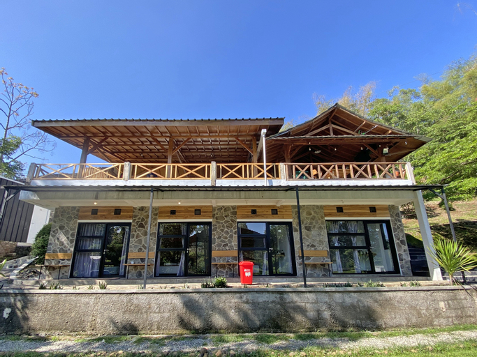 Exterior 13