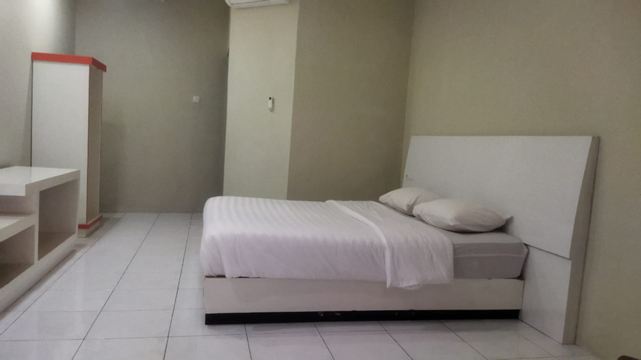 Bedroom 2, Royal Kencana Hotel, Jepara