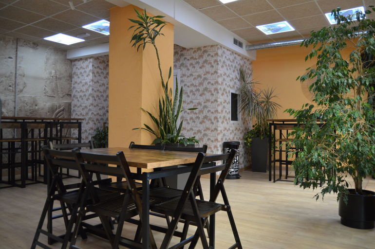 Food & Drinks 4, DEBOD HOSTEL, Madrid