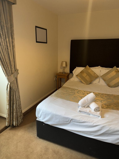 Bedroom 3, The Cambrian, Blaenau Gwent