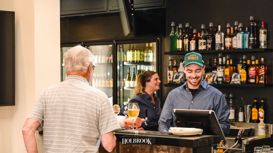 Food & Drinks 1, Holbrook Hotel, Greater Hume Shire - Pt B
