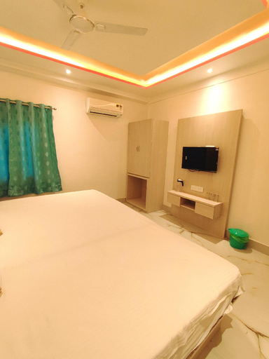 Others, SS Guest House, Varanasi