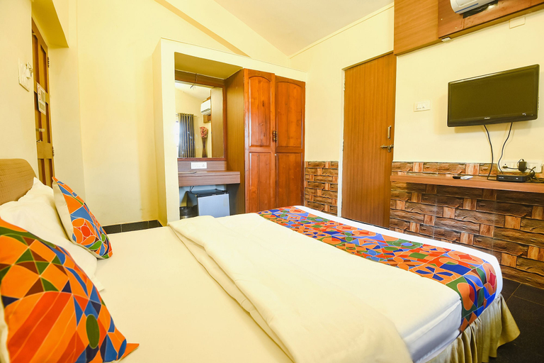 Bedroom 3, FabHotel Royal Baga Residency, North Goa