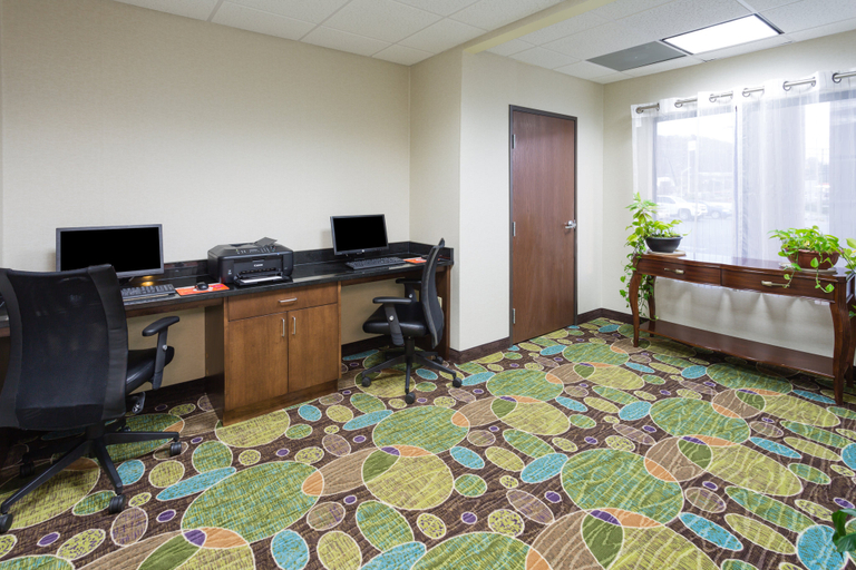 Bedroom 3, Holiday Inn Express PRINCETON/I-77 by IHG, Mercer