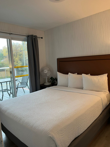 Bedroom 4, The Spot, Nanaimo