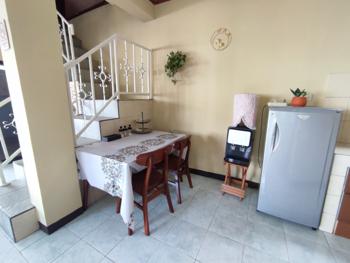 Others 5, Angelien Villa, Bandung