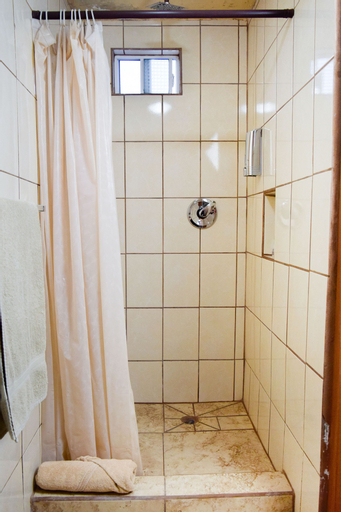 Bathroom 7