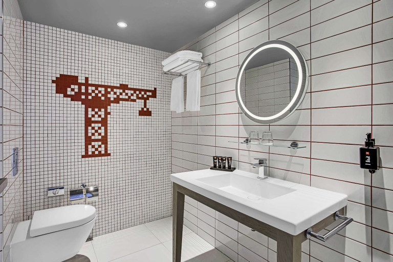 Bathroom 4, Radisson RED Glasgow, Glasgow