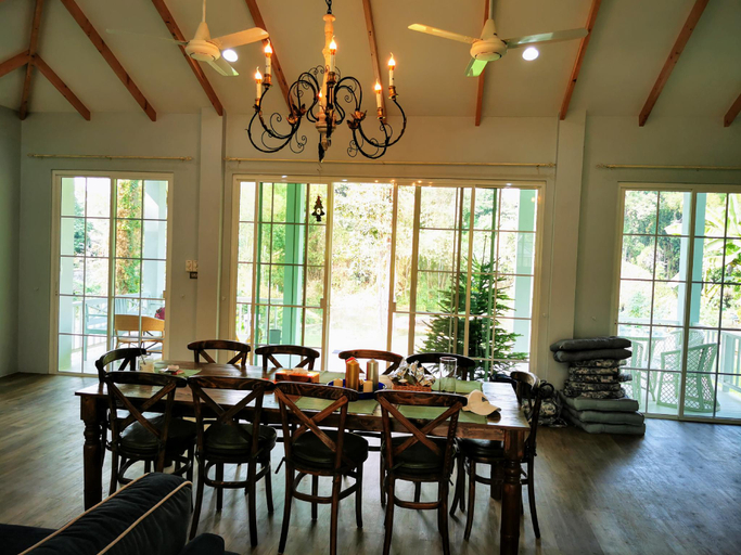 Food & Drinks 5, Brook Villa, Pak Chong