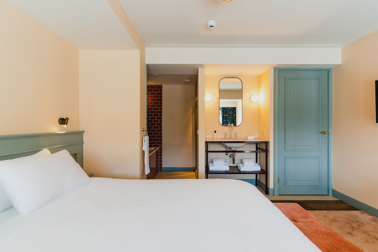 Bedroom 4, Hotel Mercier, Amsterdam