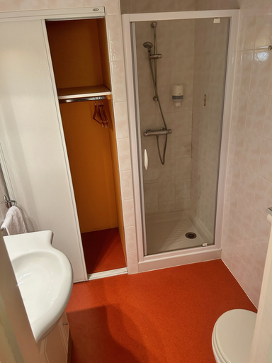 Bathroom, Le Mas des Marais, Loire-Atlantique