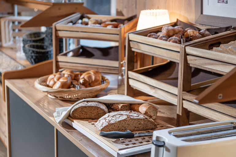 Food & Drinks 5, AlpenParks Hotel Montana Matrei, Lienz
