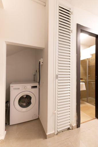 Bathroom 3, Huge & Lovely Unit 2BR 2BT By the beach