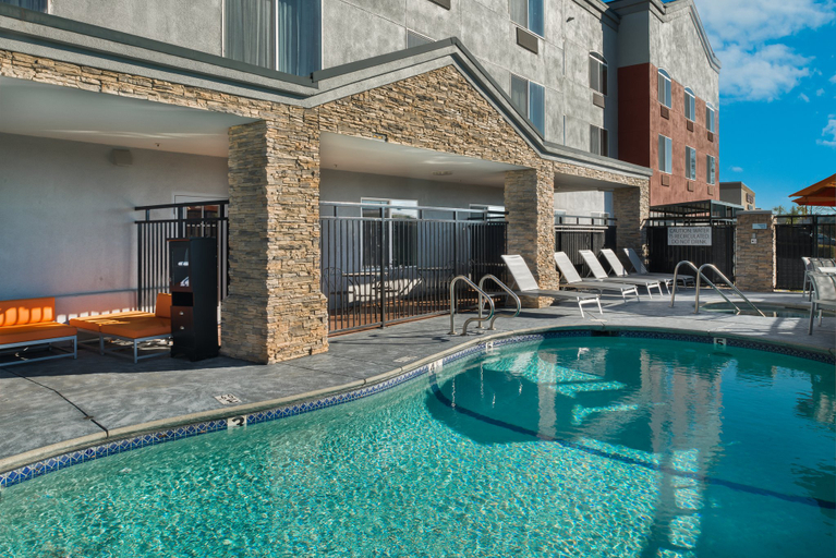 Sport & Beauty 3, Holiday Inn Express ROCKLIN - GALLERIA AREA by IHG, Placer