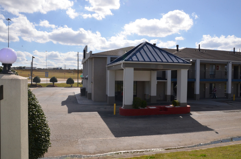 Exterior & Views 1, My Home & Suites Covington, Newton