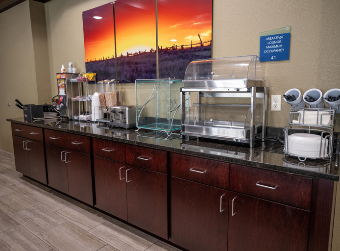 Food & Drinks 4, Cobblestone Hotel & Suites - Lamar, Prowers