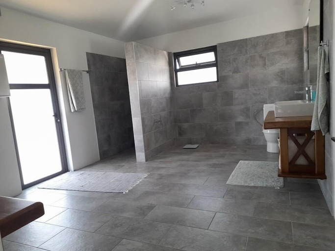 Bathroom 5, Jags villa