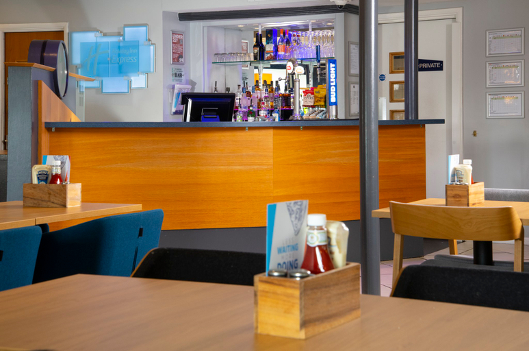 Food & Drinks 5, Holiday Inn Express PETERBOROUGH by IHG, Peterborough