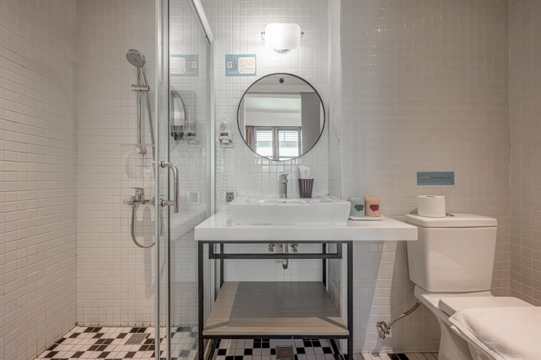 Bathroom, Light Hostel, Tainan