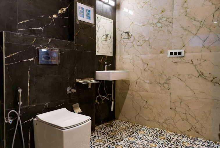 Bathroom, The FrostWood, Almora