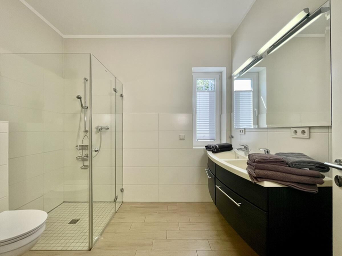 Bathroom 3, Amselresidenz 1 - AMSEL, Vorpommern-Rügen