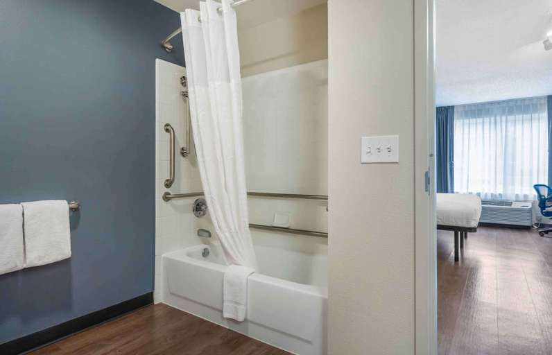 Bedroom 3, Extended Stay America Suites Seattle Redmond, King