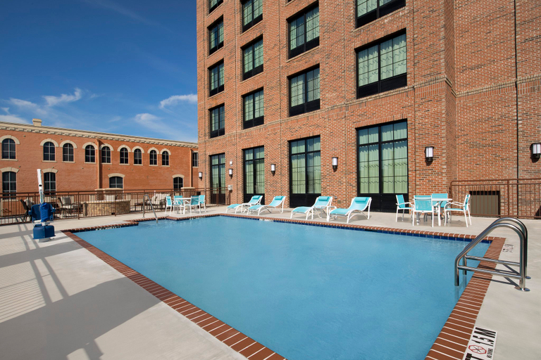 Sport & Beauty 3, Holiday Inn Express PENSACOLA DOWNTOWN by IHG, Escambia