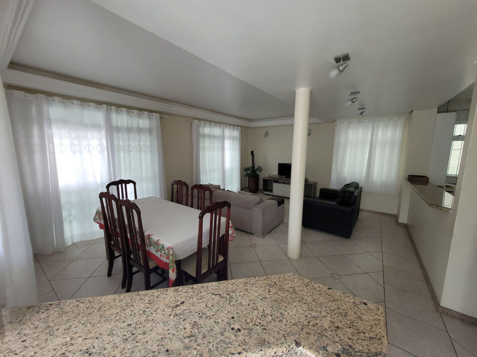 Others 5, Casa Master com Piscina Gov Celso Ramos, Governador Celso Ramos