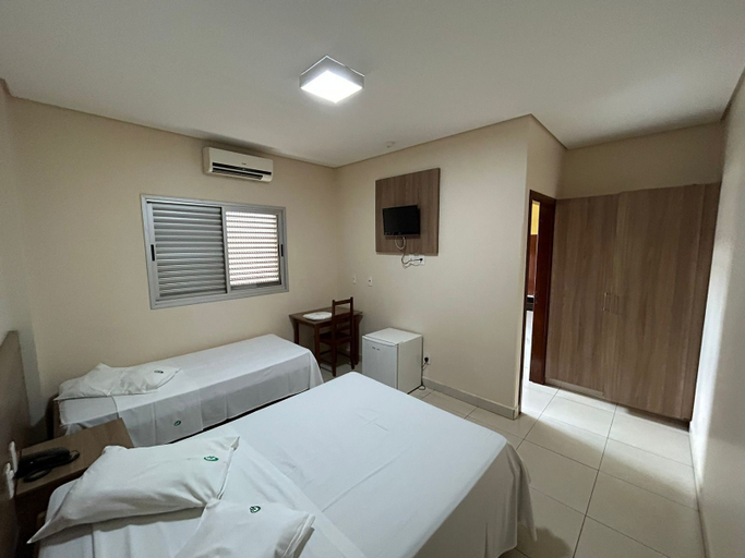 Bedroom, Oliveiras Hotel, Catalão